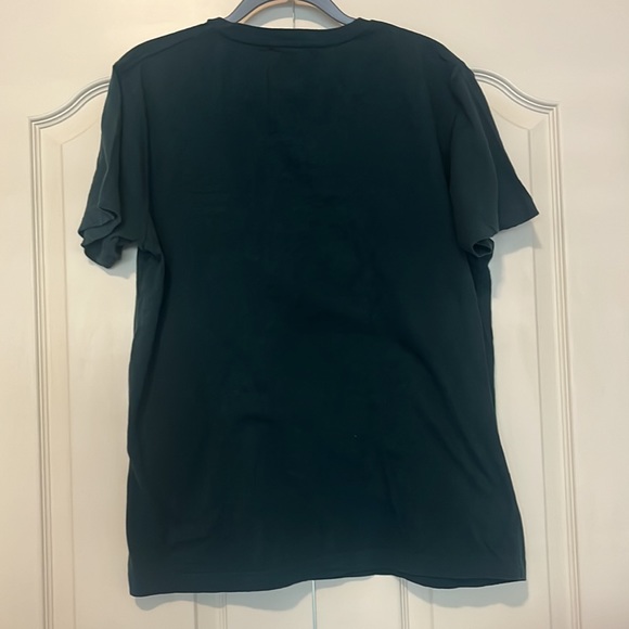 NWOT Levi’s XL V-Neck T-Shirt - Picture 2 of 4
